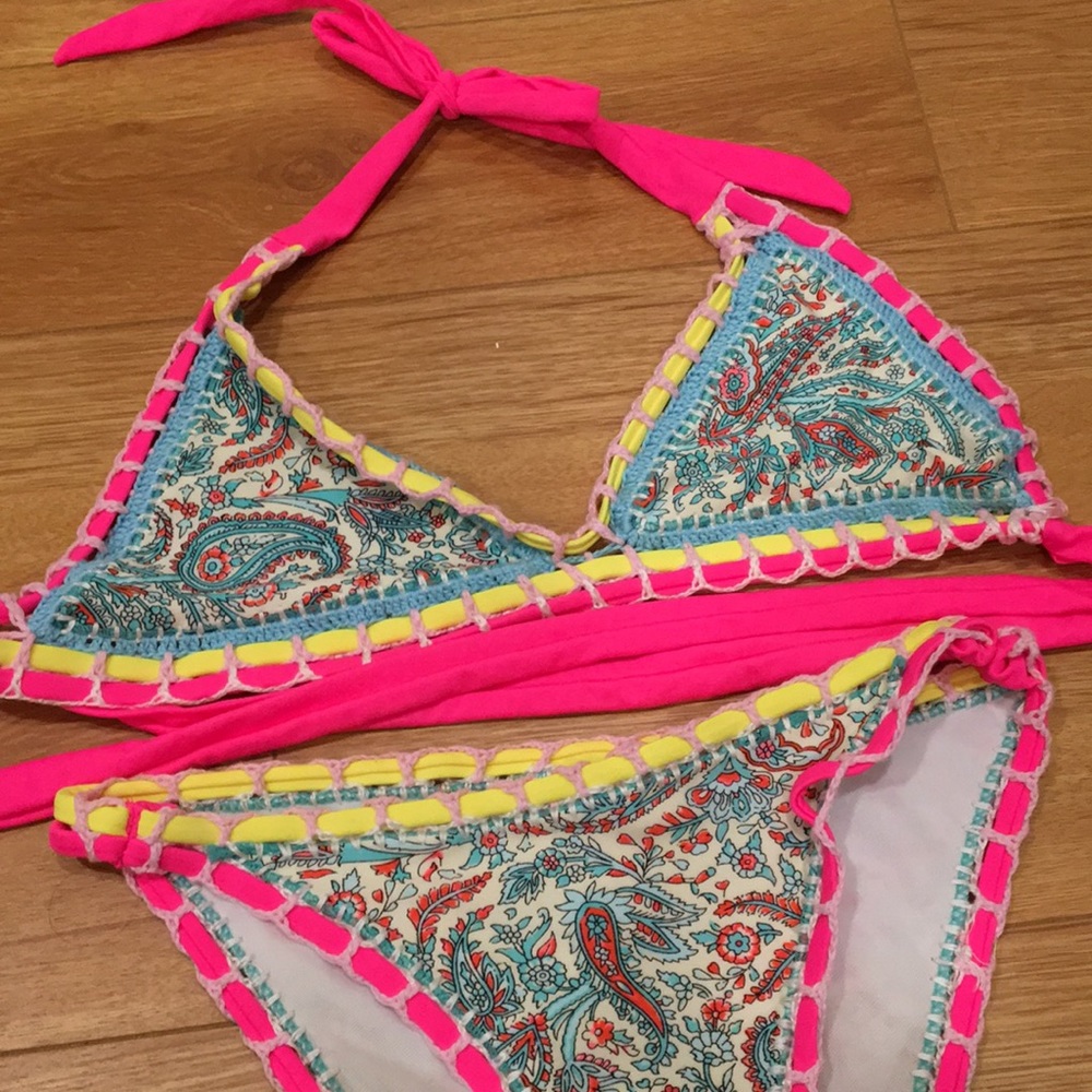 Cute bikini. Barely worn.